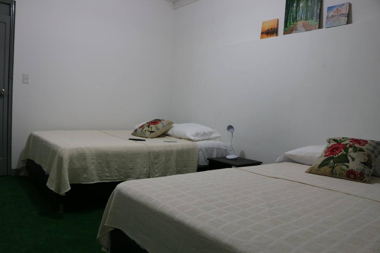Backpackers Inn Medellin Exterior photo
