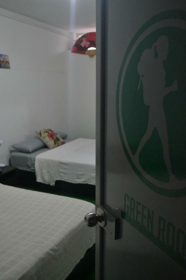 Backpackers Inn Medellin Exterior photo